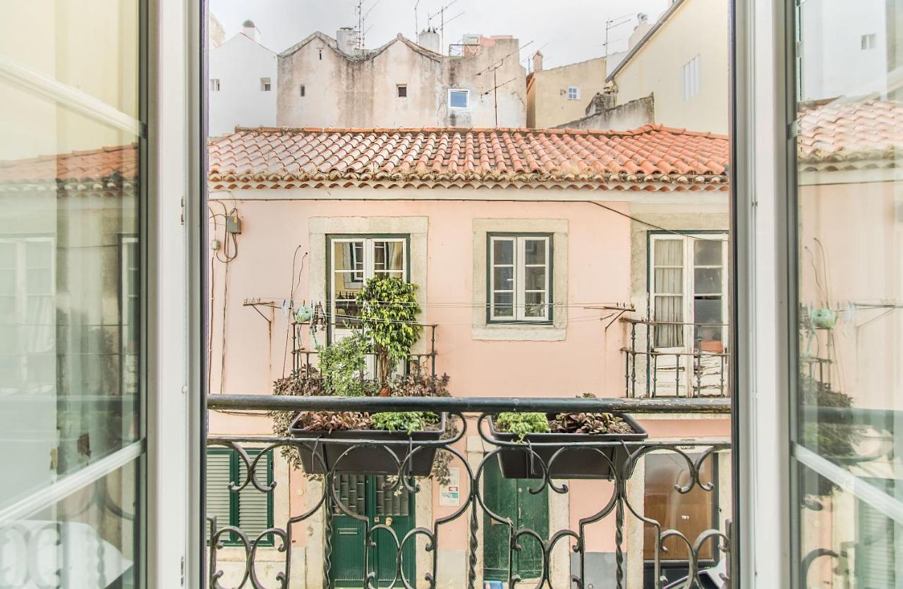 Unique And Stylish Flat In Historic Lisbon Apartment Exterior photo